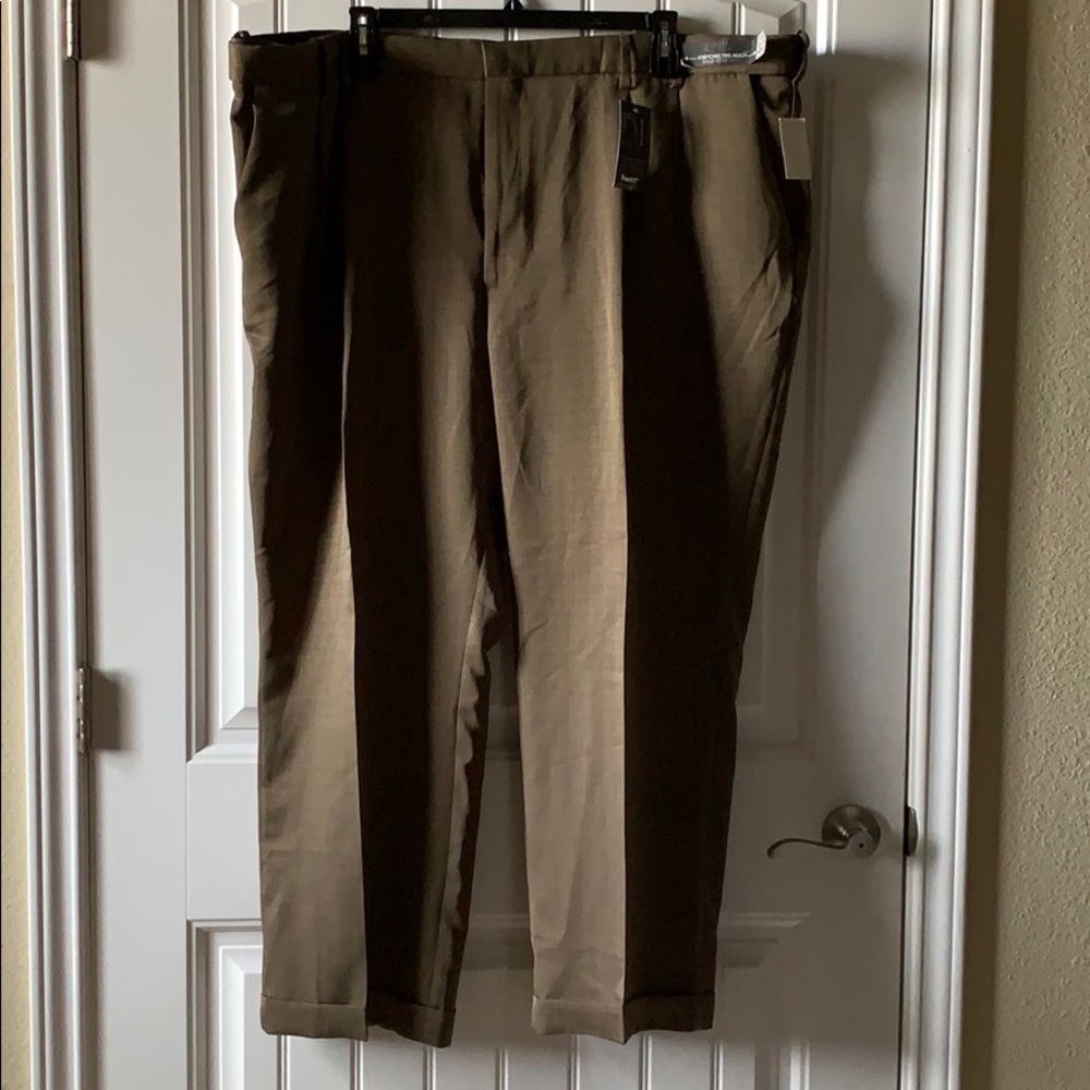 NWT Men’s Van Heusen dress slacks